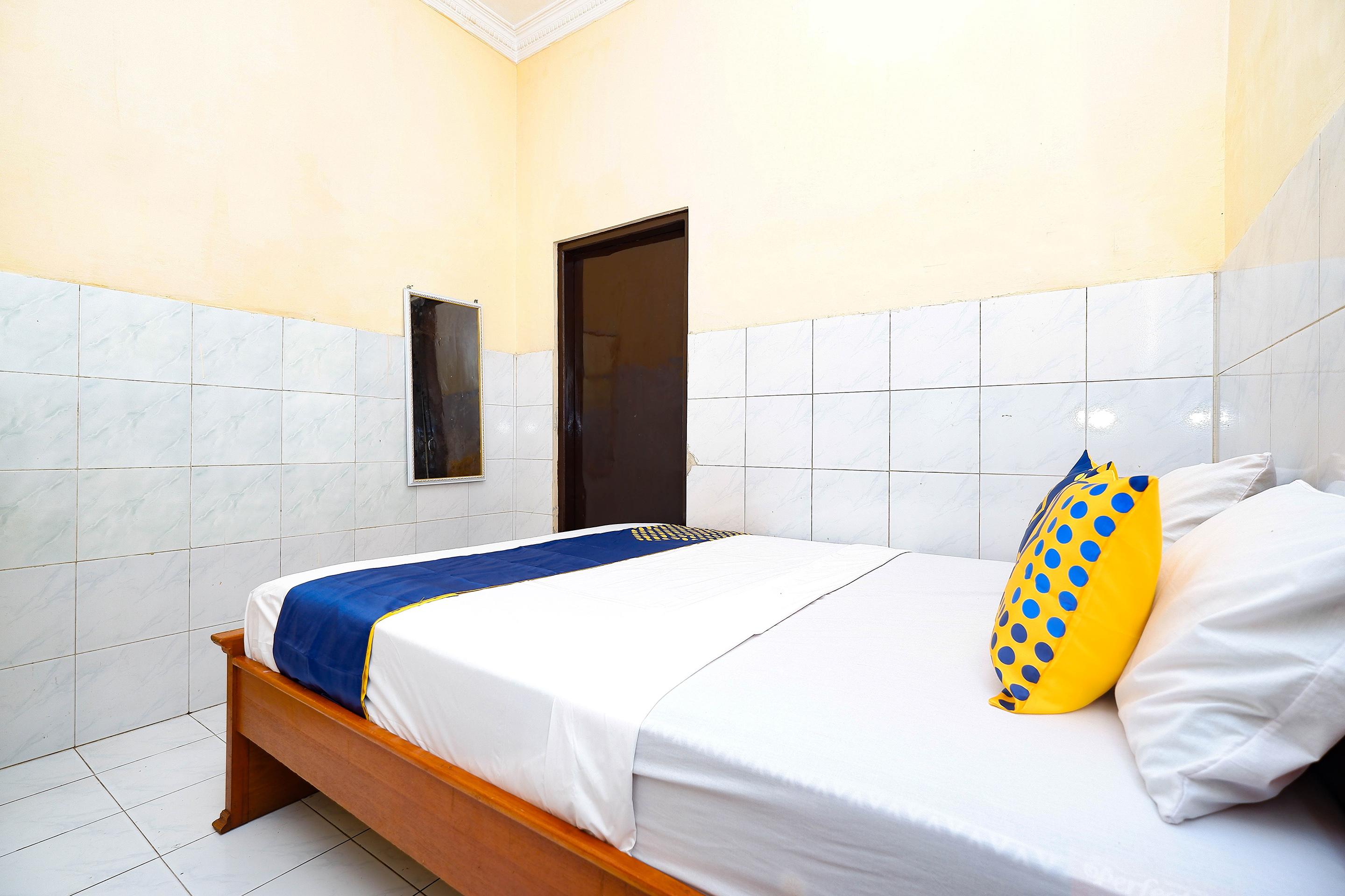 Spot On 2011 Hotel Mekar Sari Solo Exterior foto