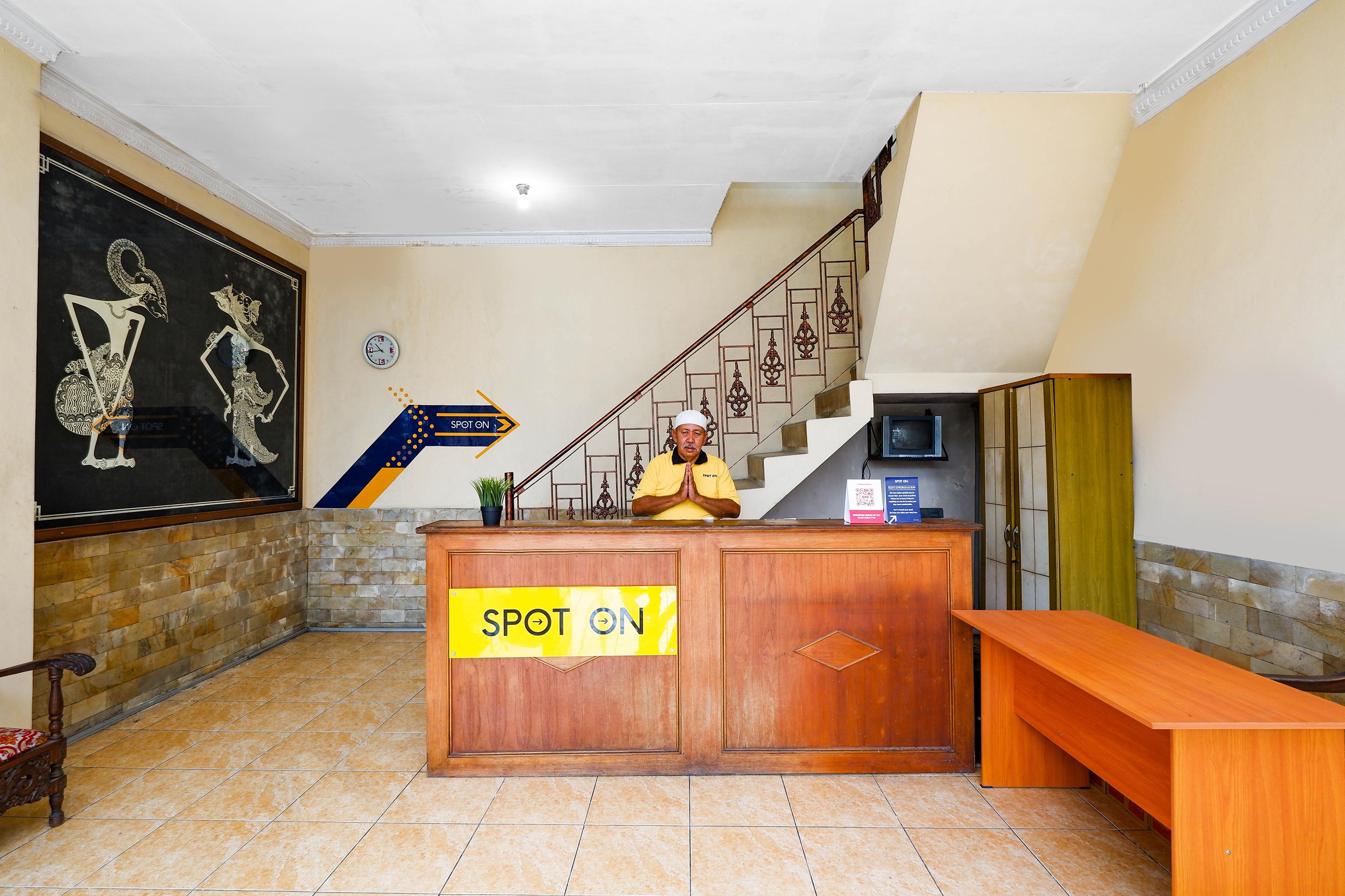 Spot On 2011 Hotel Mekar Sari Solo Exterior foto